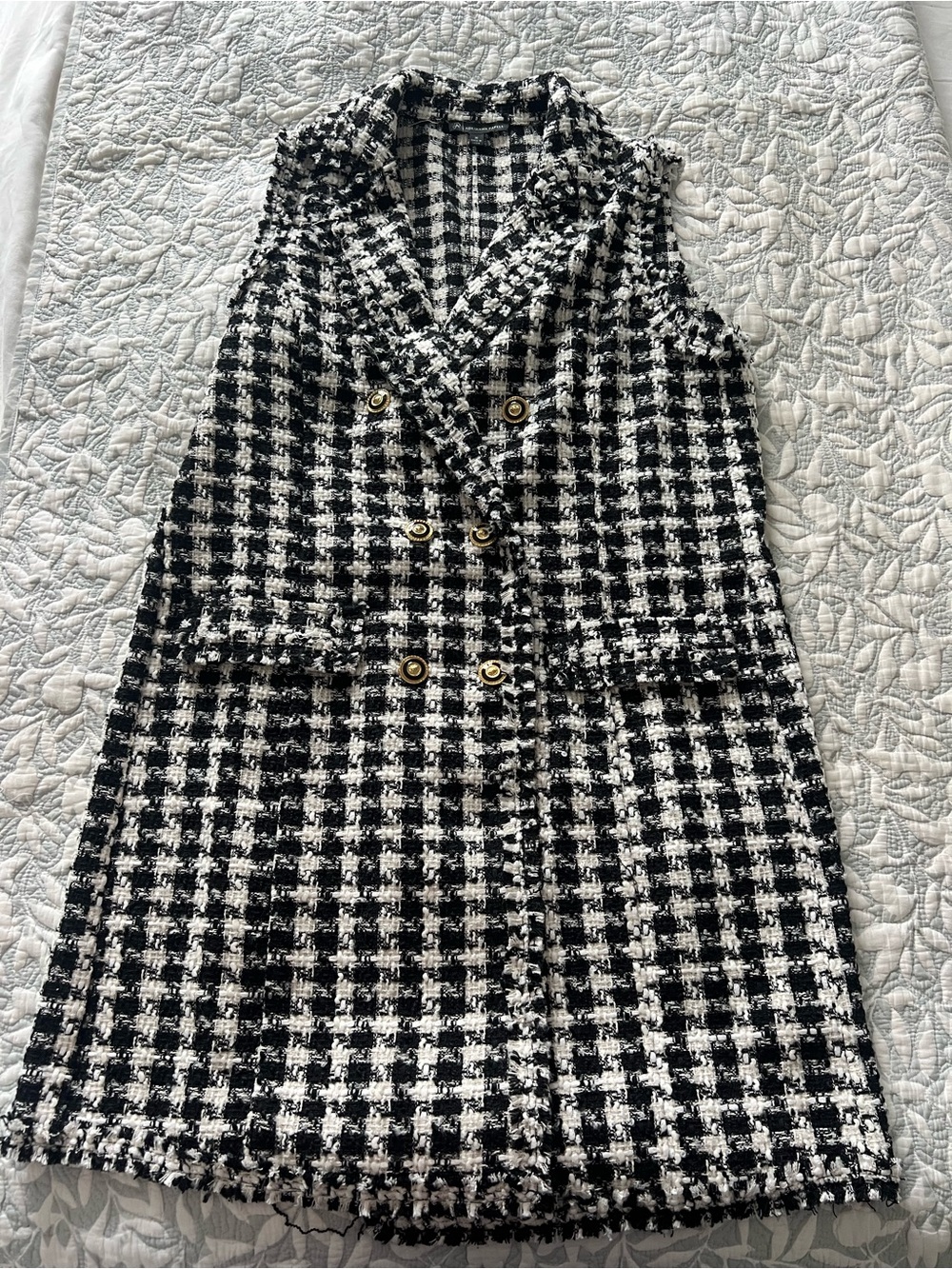 Adrianna Papell Black & White Houndstooth Tweed Sleeveless Coat Vest